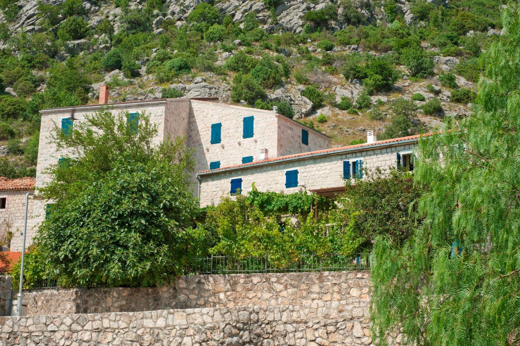 Holiday Home Neda Свети-Стефан Экстерьер фото
