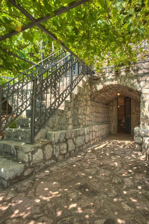 Holiday Home Neda Свети-Стефан Экстерьер фото
